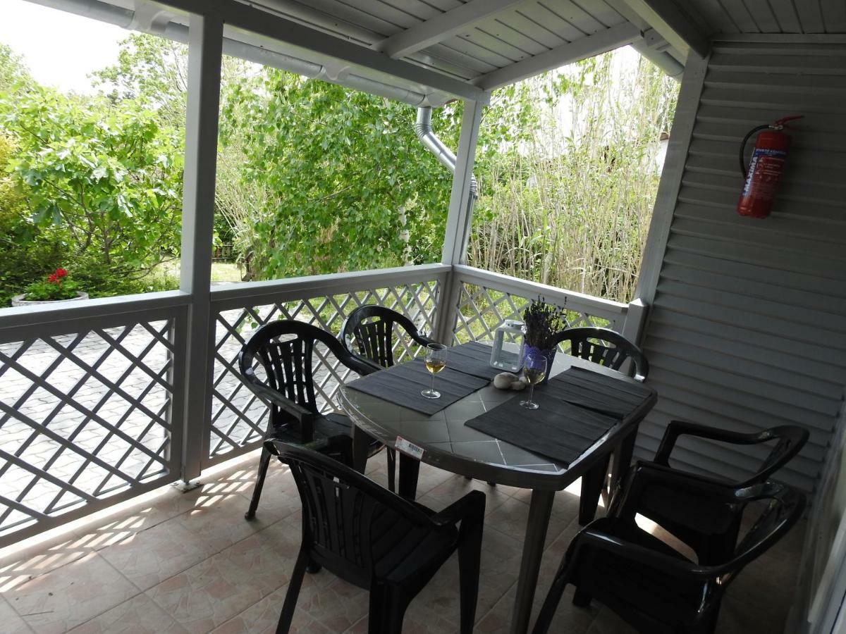 Akali Apartman บาลาโตนาคาลิ ภายนอก รูปภาพ